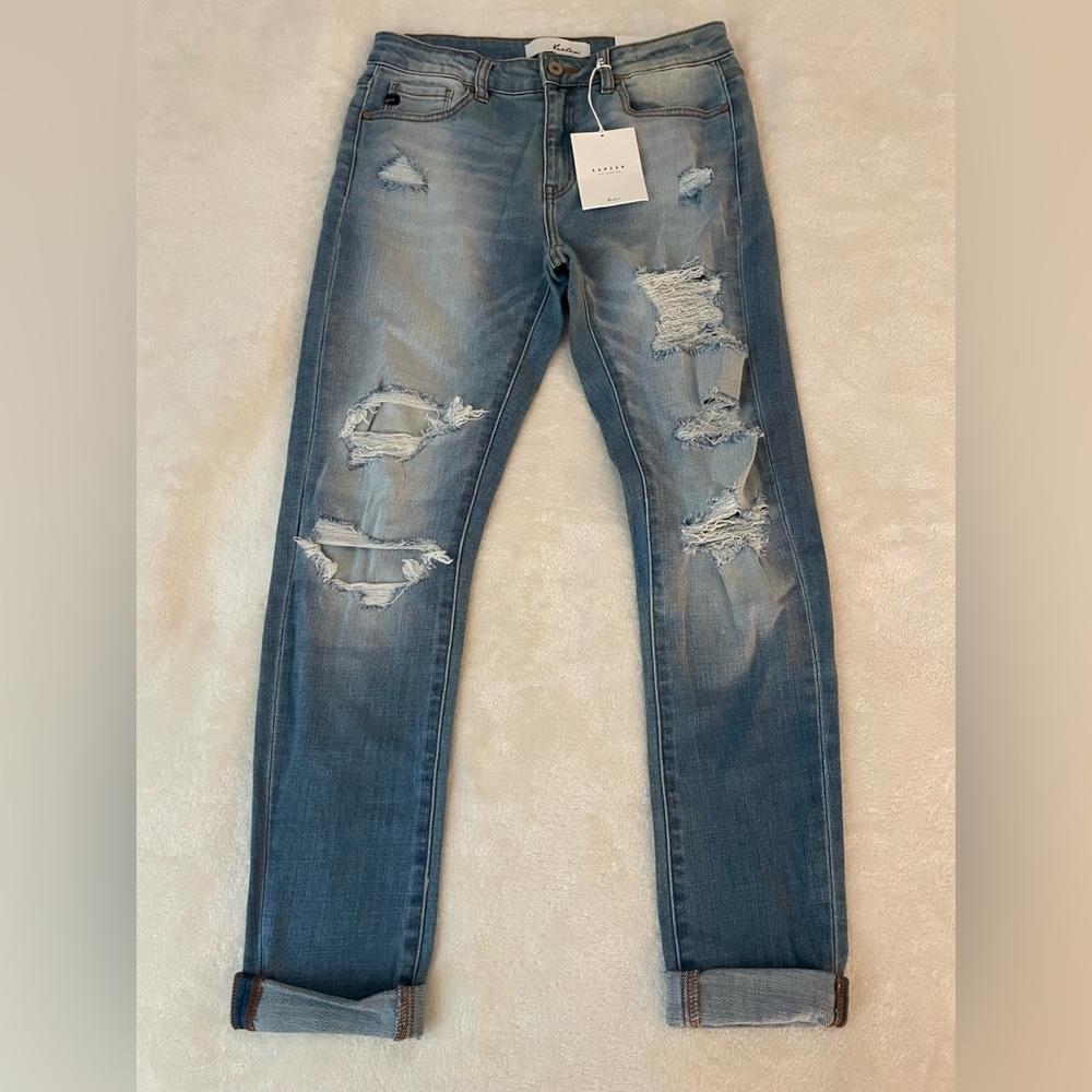 NWT KanCan Distressed Light Wash Denim Size 27